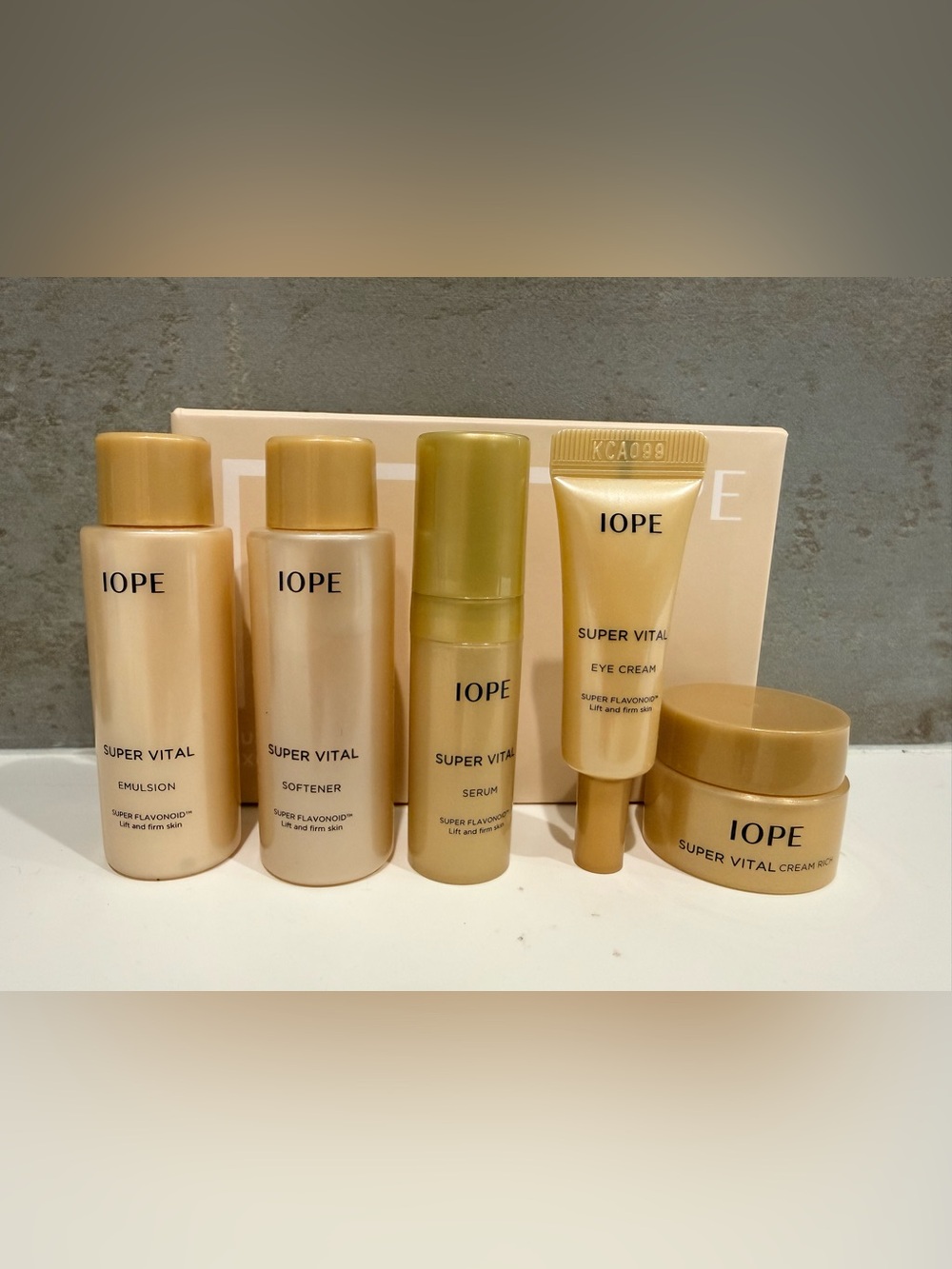 IOPE 5-Piece Travel Kit — Softener, Emulsion, Serum, Eye Cream,Rich Cream